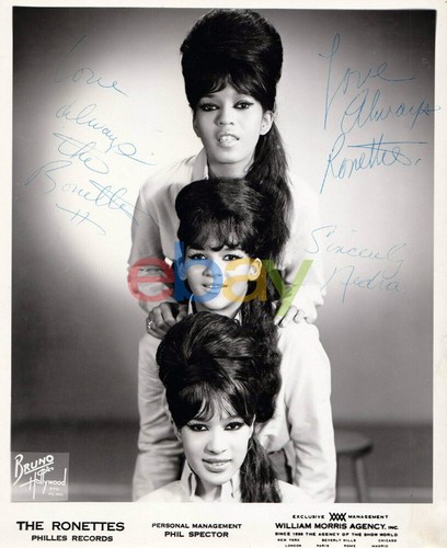 The ronettes vintage signed - the,